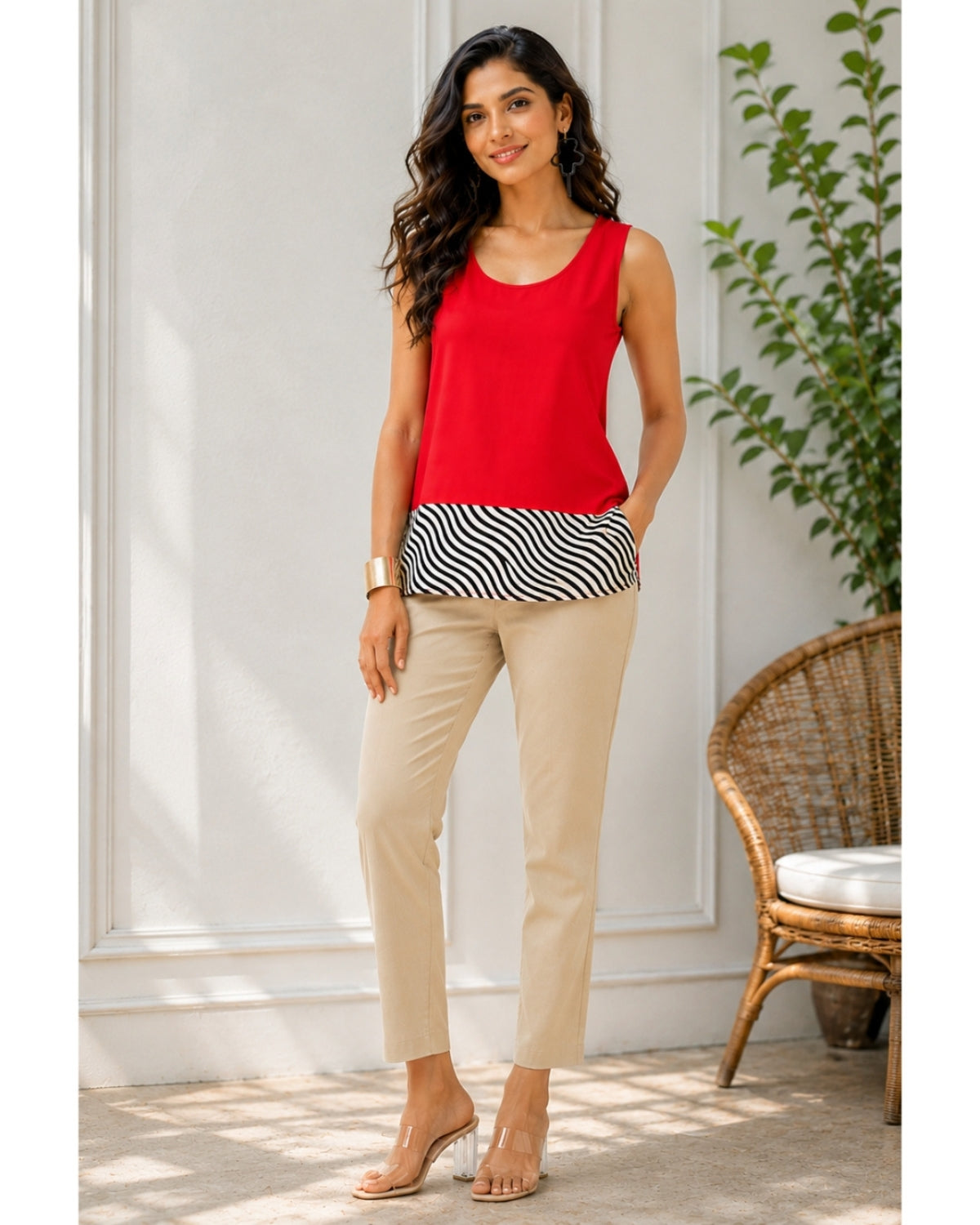Color Block Wave-Hem Sleeveless Top