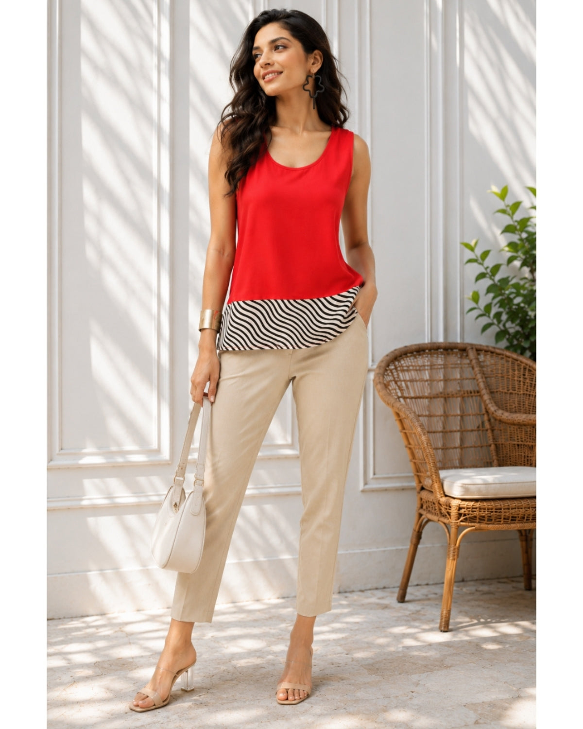 Color Block Wave-Hem Sleeveless Top